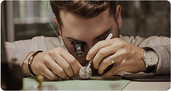 手表真?zhèn)舞b定